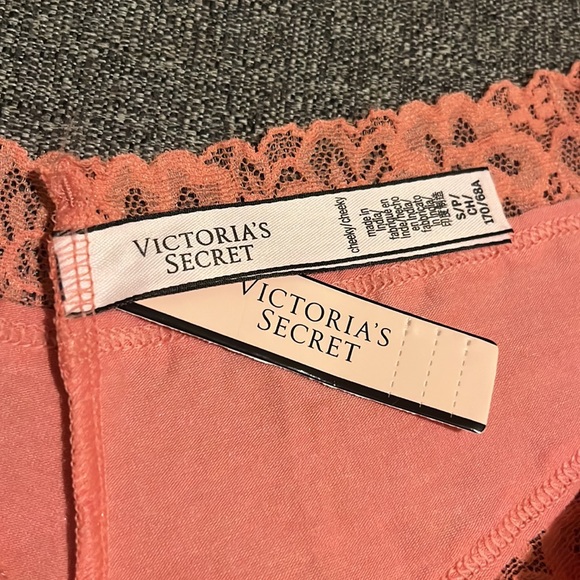 NWT VS Cheeky Panty - Picture 3 of 4